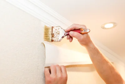 Pose de papier peint à Condes — revêtements muraux et toiles de verre